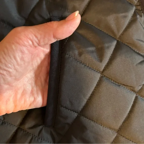 Old Navy Black Diamond Quilted Puffer Vest Women Small Architectural Minimalist - Picture 9 of 10